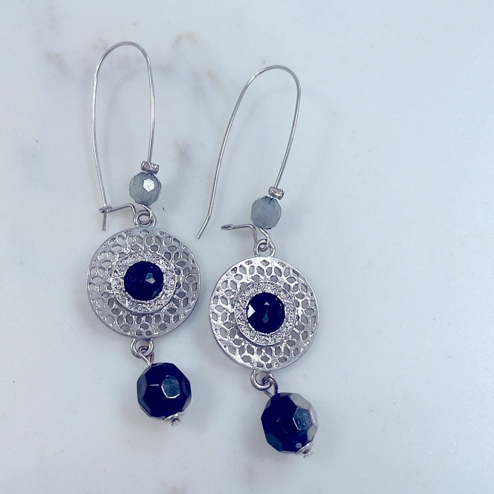 Ruby rd silver tone black and grey beaded dangle earrings NWT